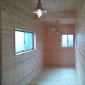 オープンスペースの平屋の内装|一宮町の注文住宅,ログハウスのような木の家を低価格で建てるならエイ・ワン