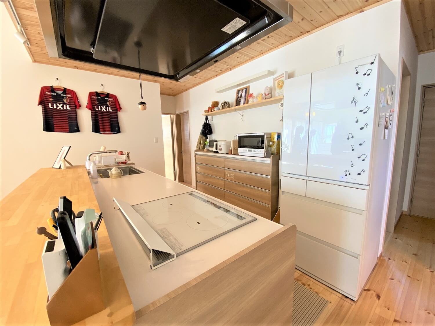 防音室のある平屋のキッチン｜土浦市の注文住宅,ログハウスのような木の家を低価格で建てるならエイ・ワン