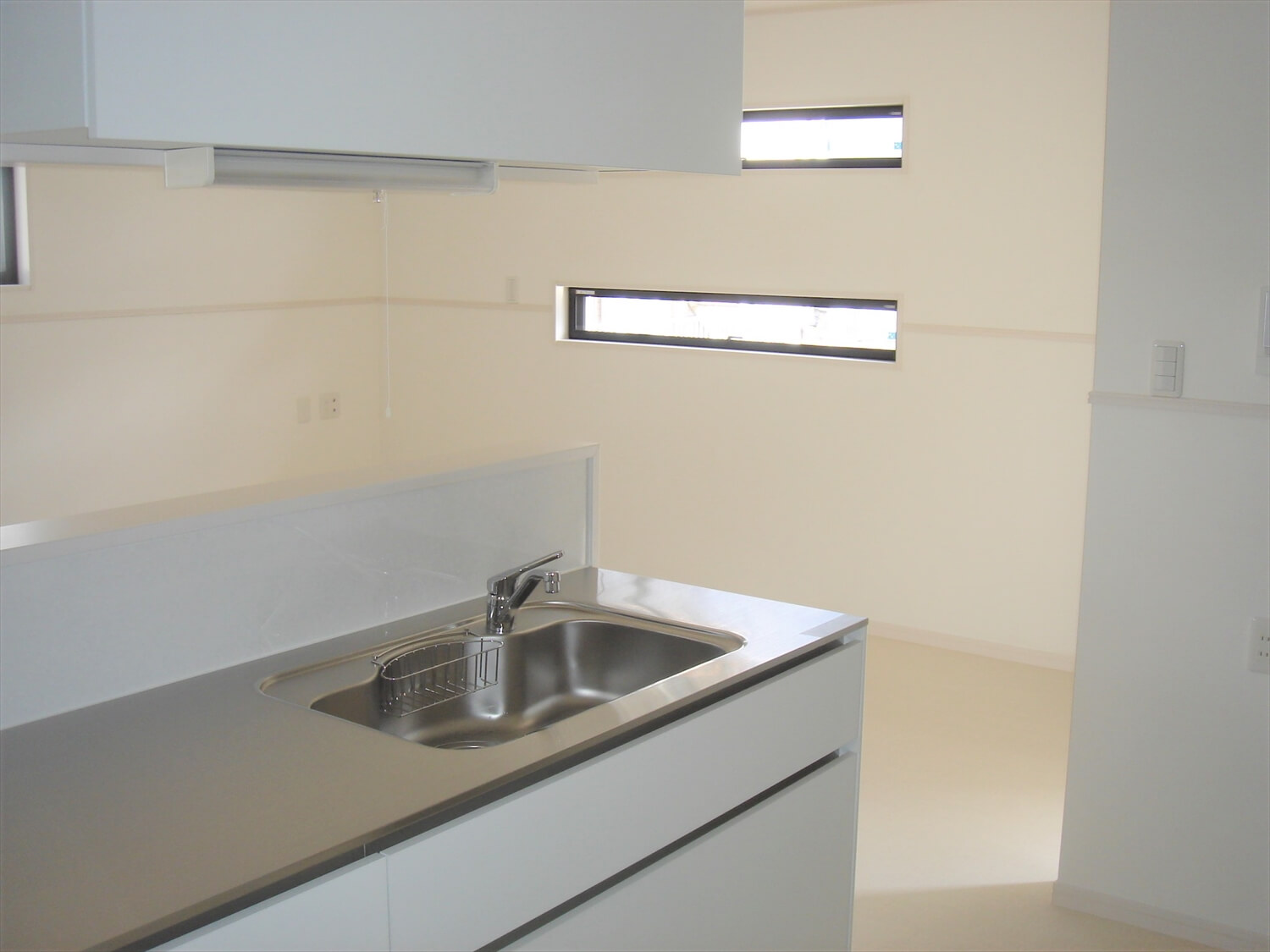 アパートタイプの二階建てのキッチン｜つくば市の注文住宅,ログハウスのような低価格住宅を建てるならエイ・ワン