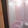 切妻屋根の平屋のバスルーム｜湖南市の注文住宅,ログハウスのような低価格住宅を建てるならエイ・ワン