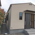 切妻屋根の平屋の外観｜湖南市の注文住宅,ログハウスのような低価格住宅を建てるならエイ・ワン