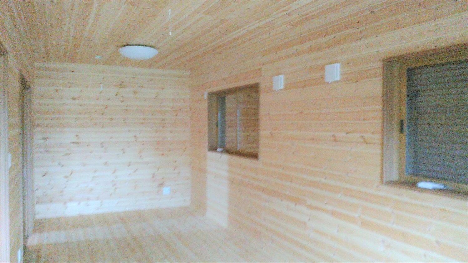 ロフト付きの平屋の居室｜鹿嶋市の注文住宅,ログハウスのような低価格住宅を建てるならエイ・ワン