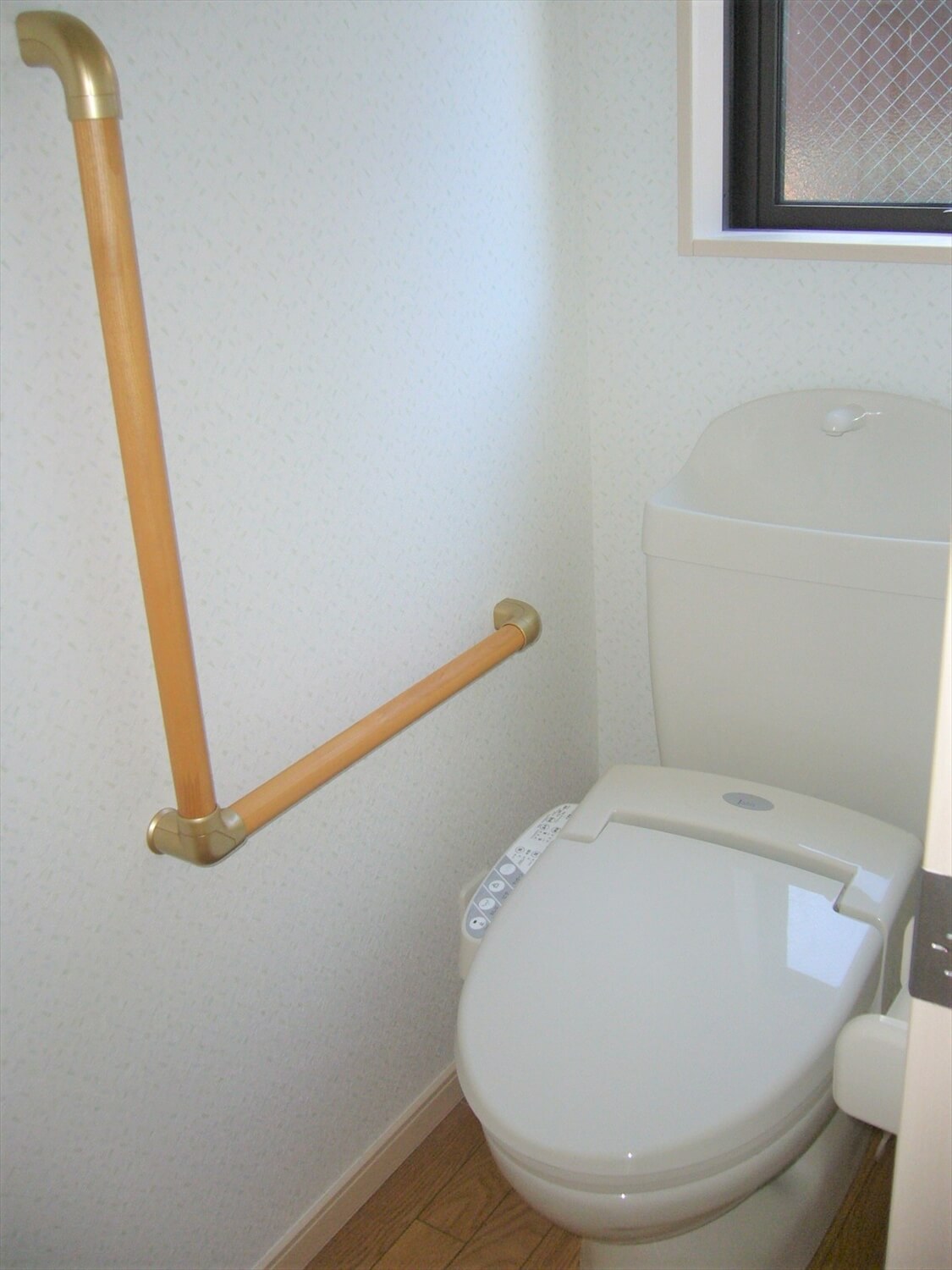 和室とロフトのある家のトイレ｜横浜市の注文住宅,ログハウスのような低価格住宅を建てるならエイ・ワン