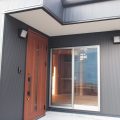 平屋の木目玄関｜宇都宮市の注文住宅,ログハウスのような低価格住宅を建てるならエイ・ワン