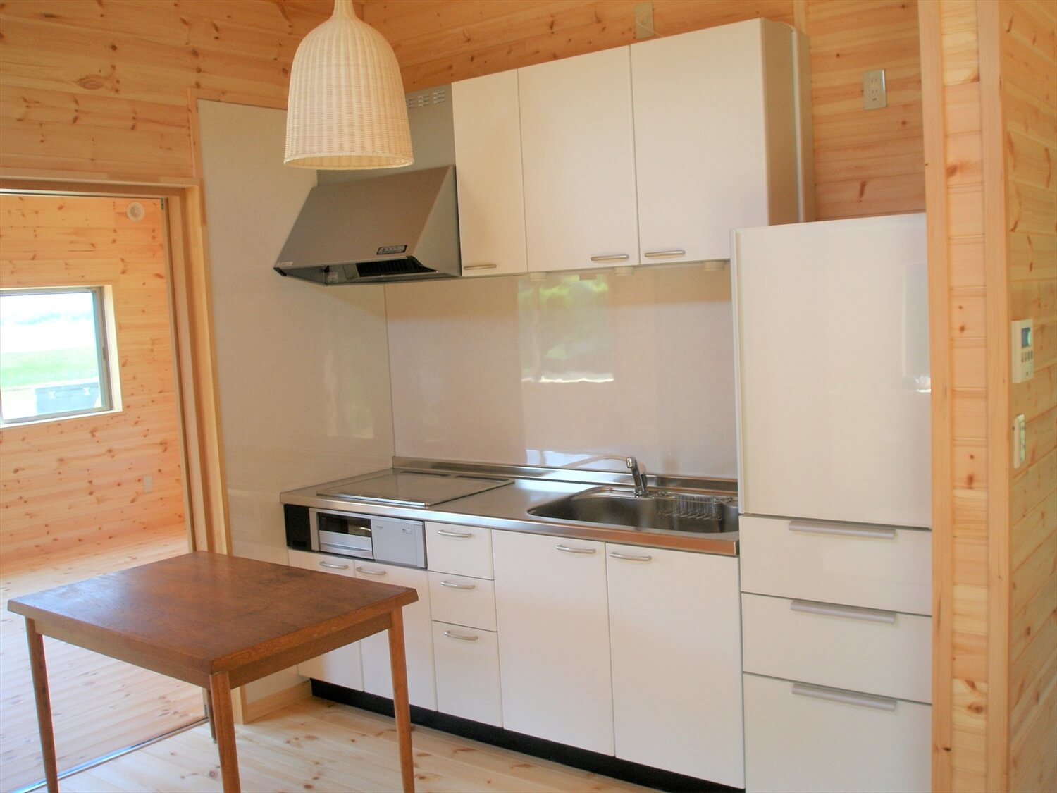 掘りごたつのある平屋のキッチン｜行方市の注文住宅,ログハウスのような低価格住宅を建てるならエイ・ワン