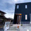 猫と暮らす二階建ての外観｜土浦市の注文住宅,ログハウスのような木の家を低価格で建てるならエイ・ワン