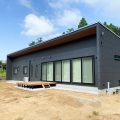 34帖LDKを実現した長期優良住宅の平屋の外観｜鹿嶋市の注文住宅,ログハウスのような木の家を低価格で建てるならエイ・ワン