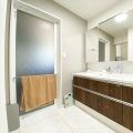 34帖LDKを実現した長期優良住宅の平屋の洗面脱衣室｜鹿嶋市の注文住宅,ログハウスのような木の家を低価格で建てるならエイ・ワン