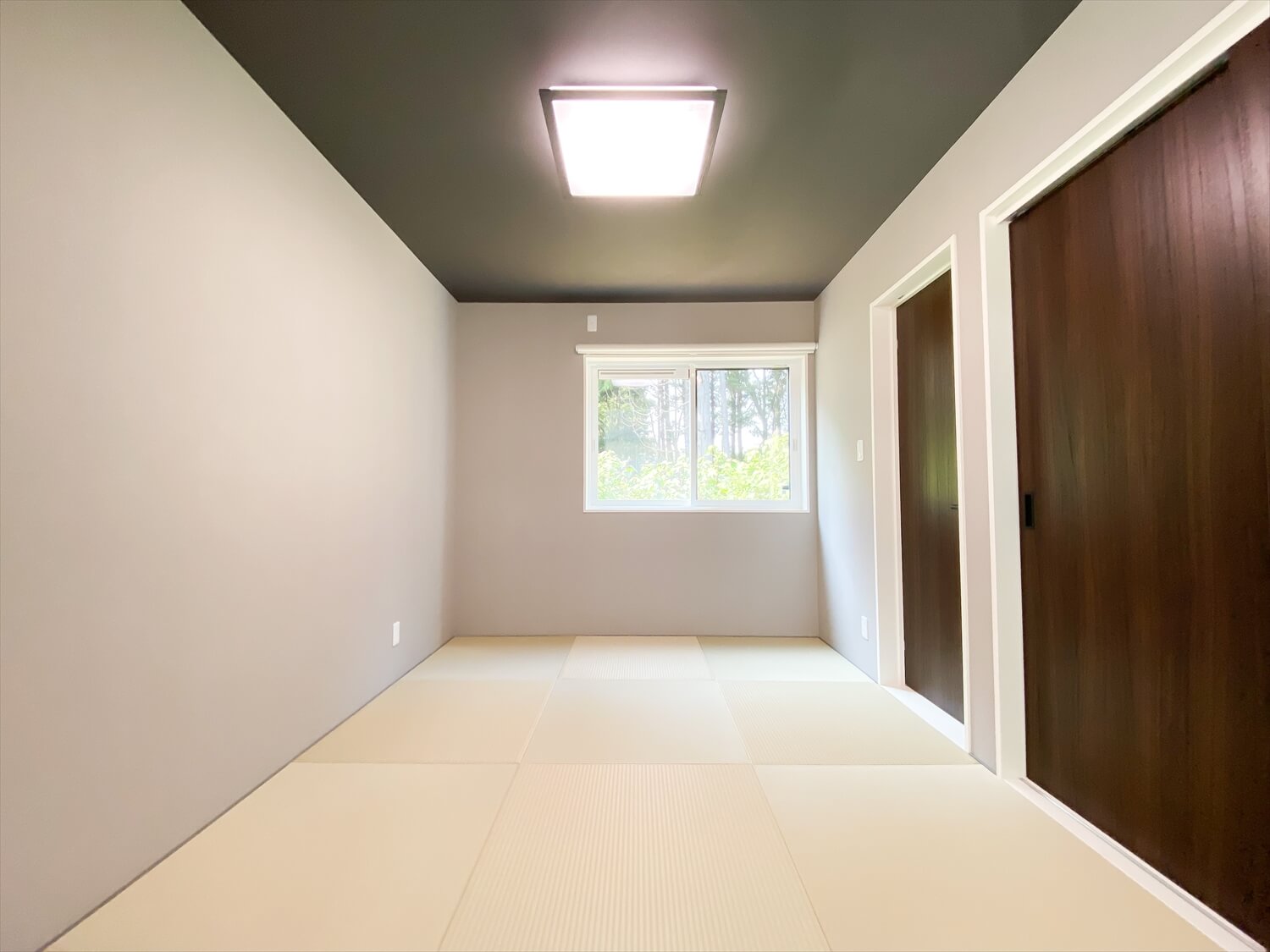 34帖LDKを実現した長期優良住宅の平屋の和室｜鹿嶋市の注文住宅,ログハウスのような木の家を低価格で建てるならエイ・ワン