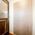有孔ボード｜家族とペットと暮らす勾配天井の開放感あふれる鹿嶋市の平屋，エイ・ワン