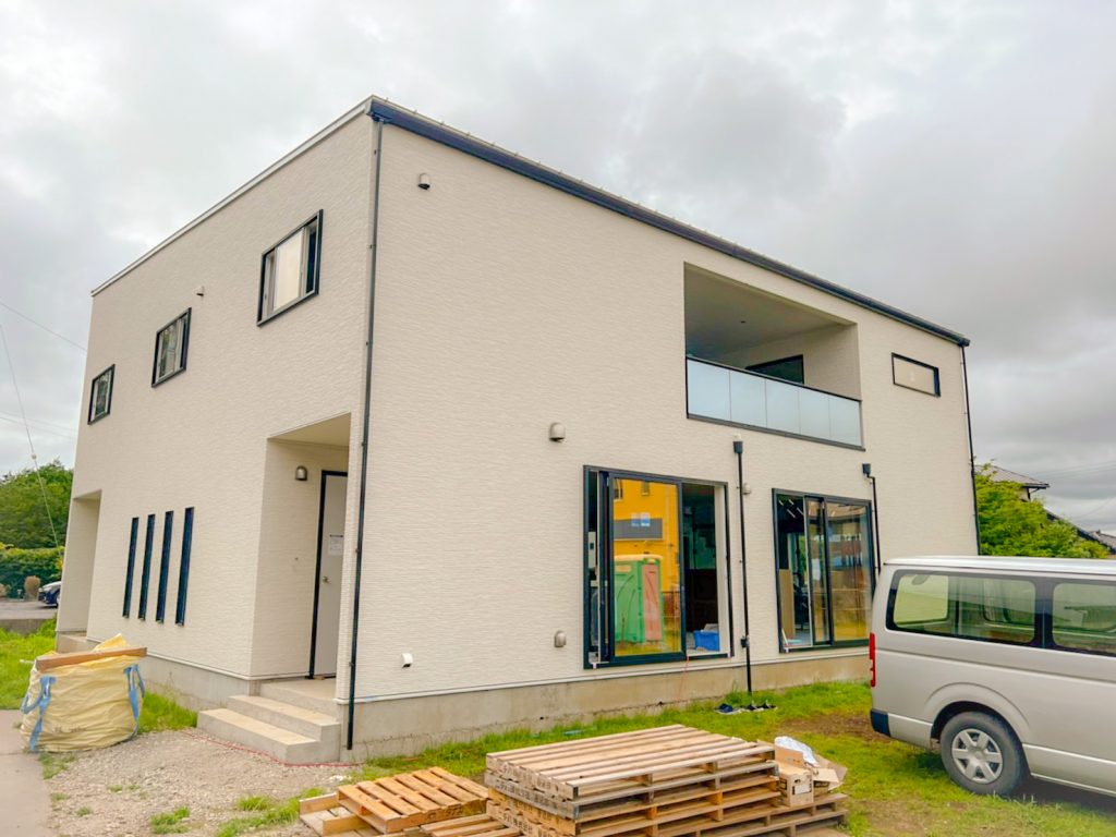 外壁｜茨城県水戸市インナーバルコニー付2階建て